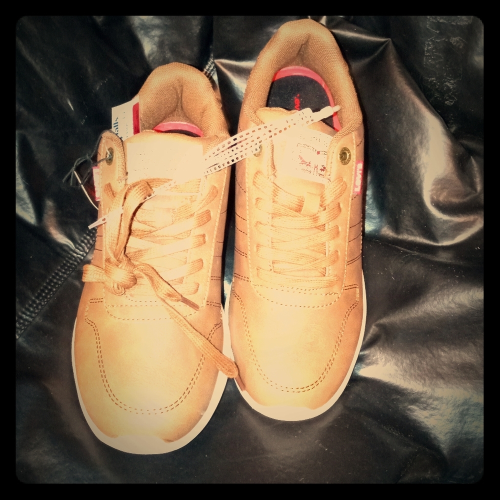 NWT MENS LEVI'S SHOES